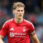 Controversial Elbow Incident Sparks Outrage Among Fans