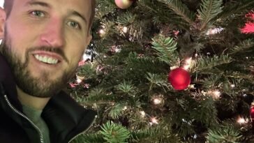 Harry Kane Spreads Christmas Cheer with Festive Selfie
